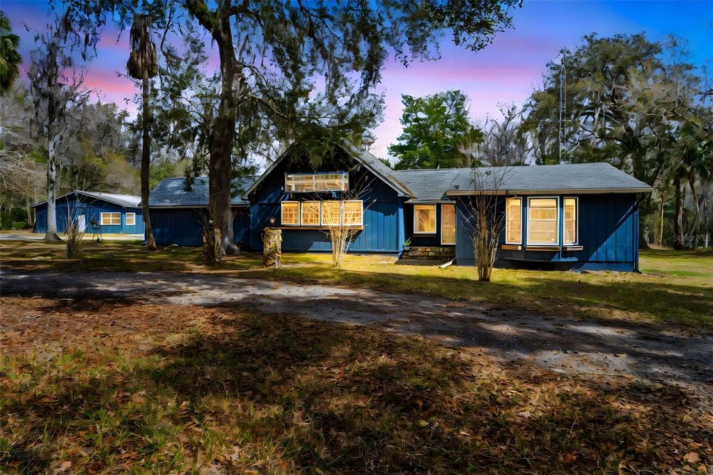 Photo of 14352 Ponce De Leon Boulevard, Brooksville, FL 34601 (MLS # TB8481030)
