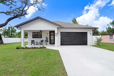 Photo of 8112 N Ola Avenue, Tampa, FL 33604 (MLS # TB8416645)
