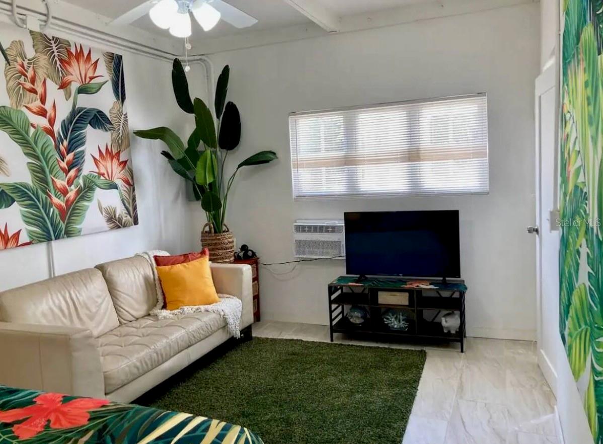 AVE. MIRAMAR - Residential Income