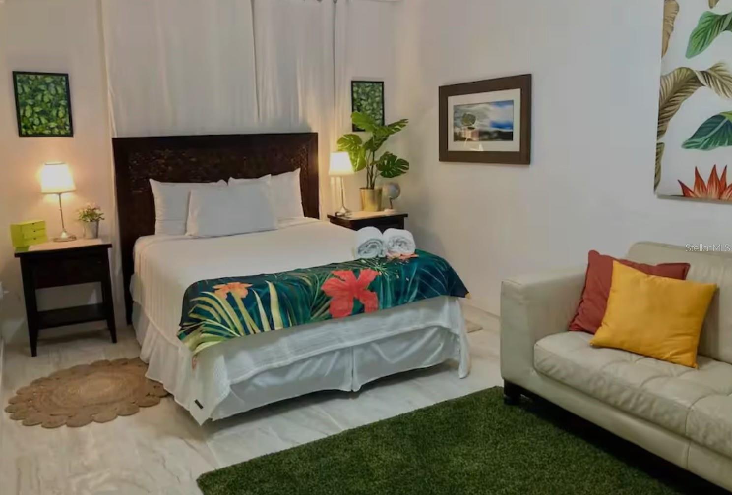 AVE. MIRAMAR - Residential Income