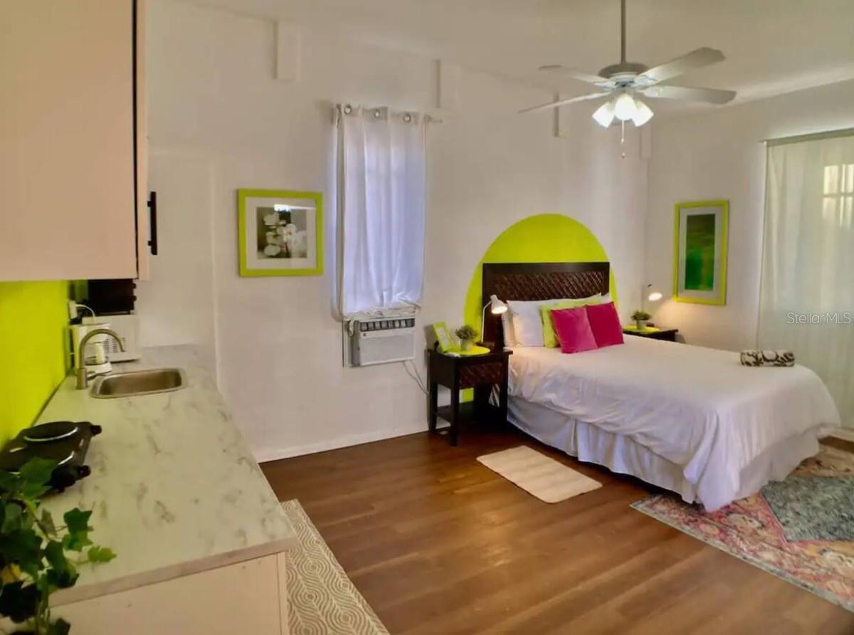 AVE. MIRAMAR - Residential Income