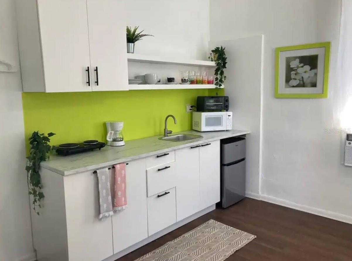 AVE. MIRAMAR - Residential Income