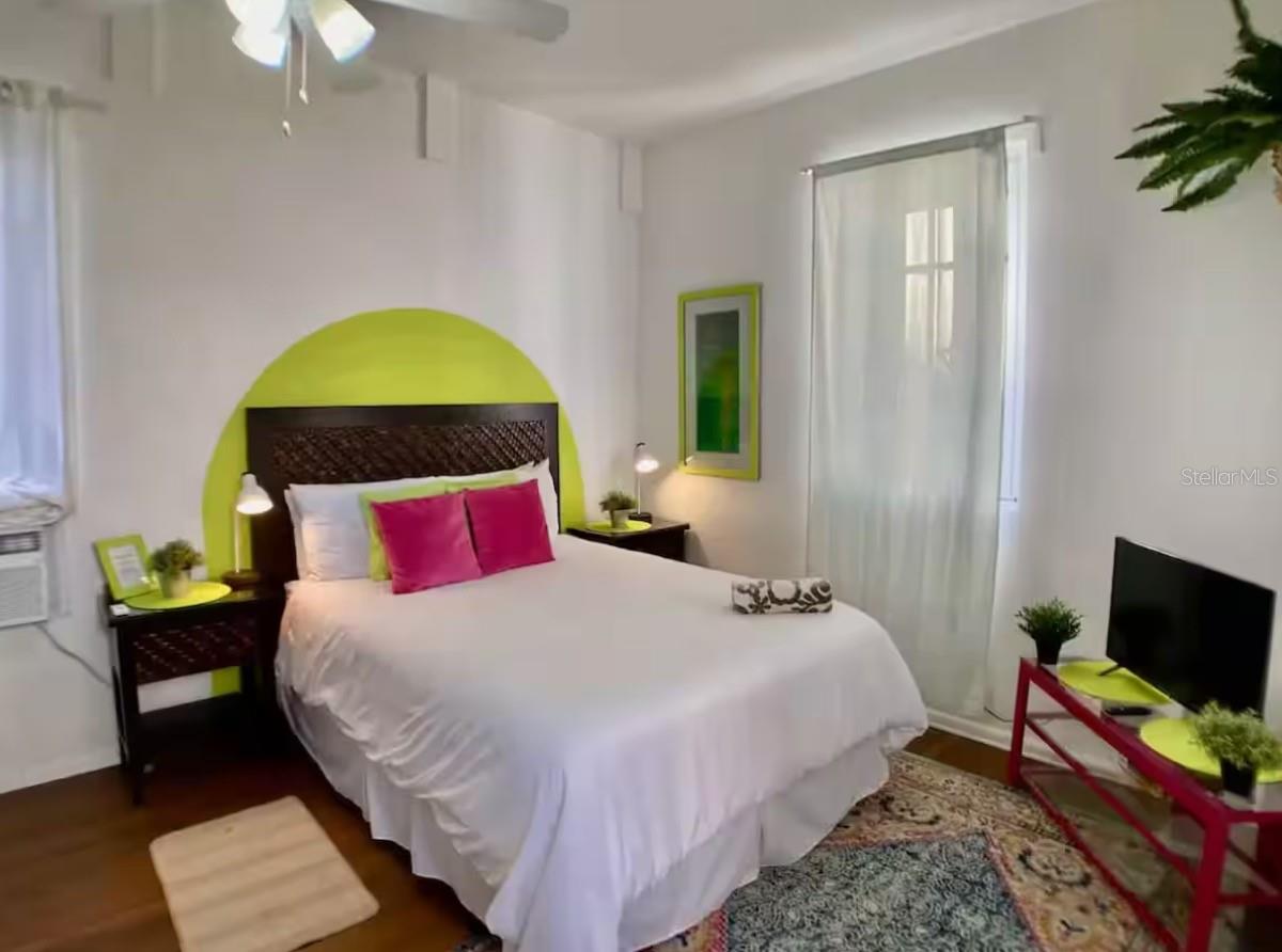 AVE. MIRAMAR - Residential Income