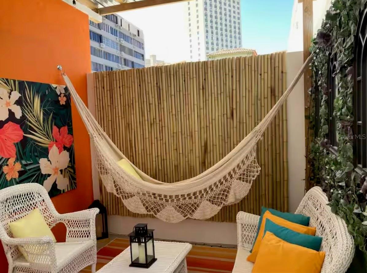 AVE. MIRAMAR - Residential Income