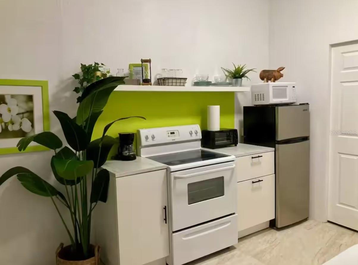 AVE. MIRAMAR - Residential Income