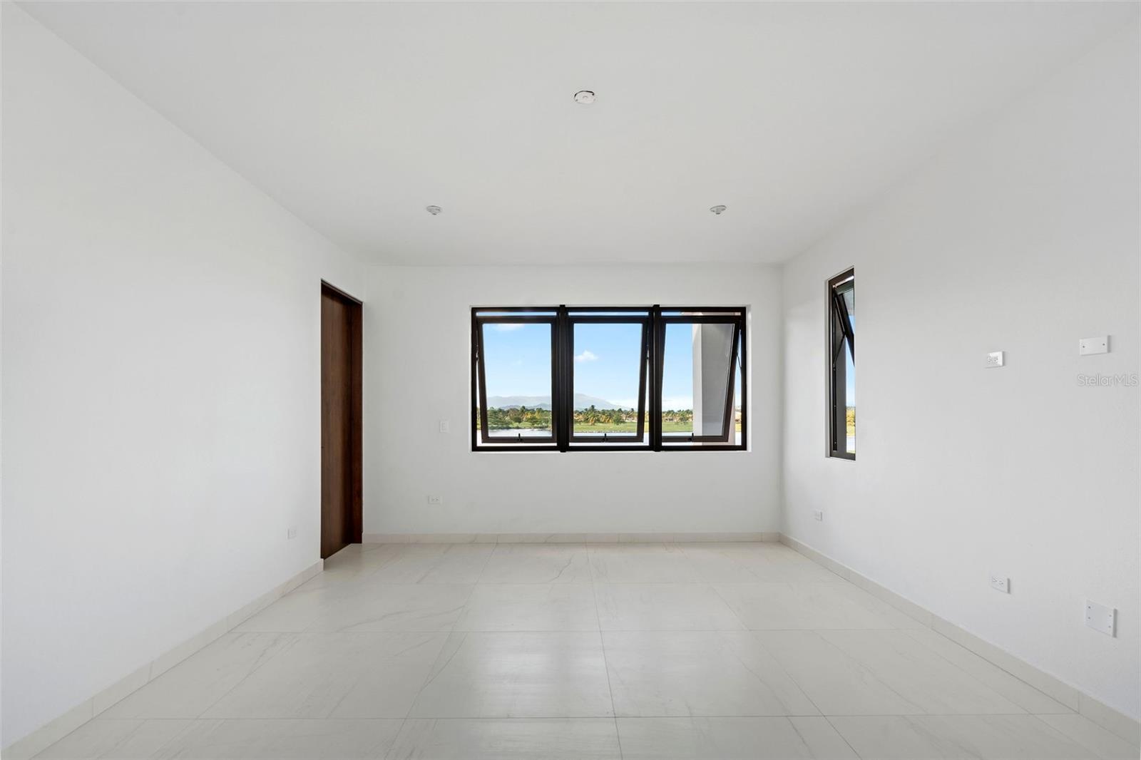 LOS LAGOS - Residential