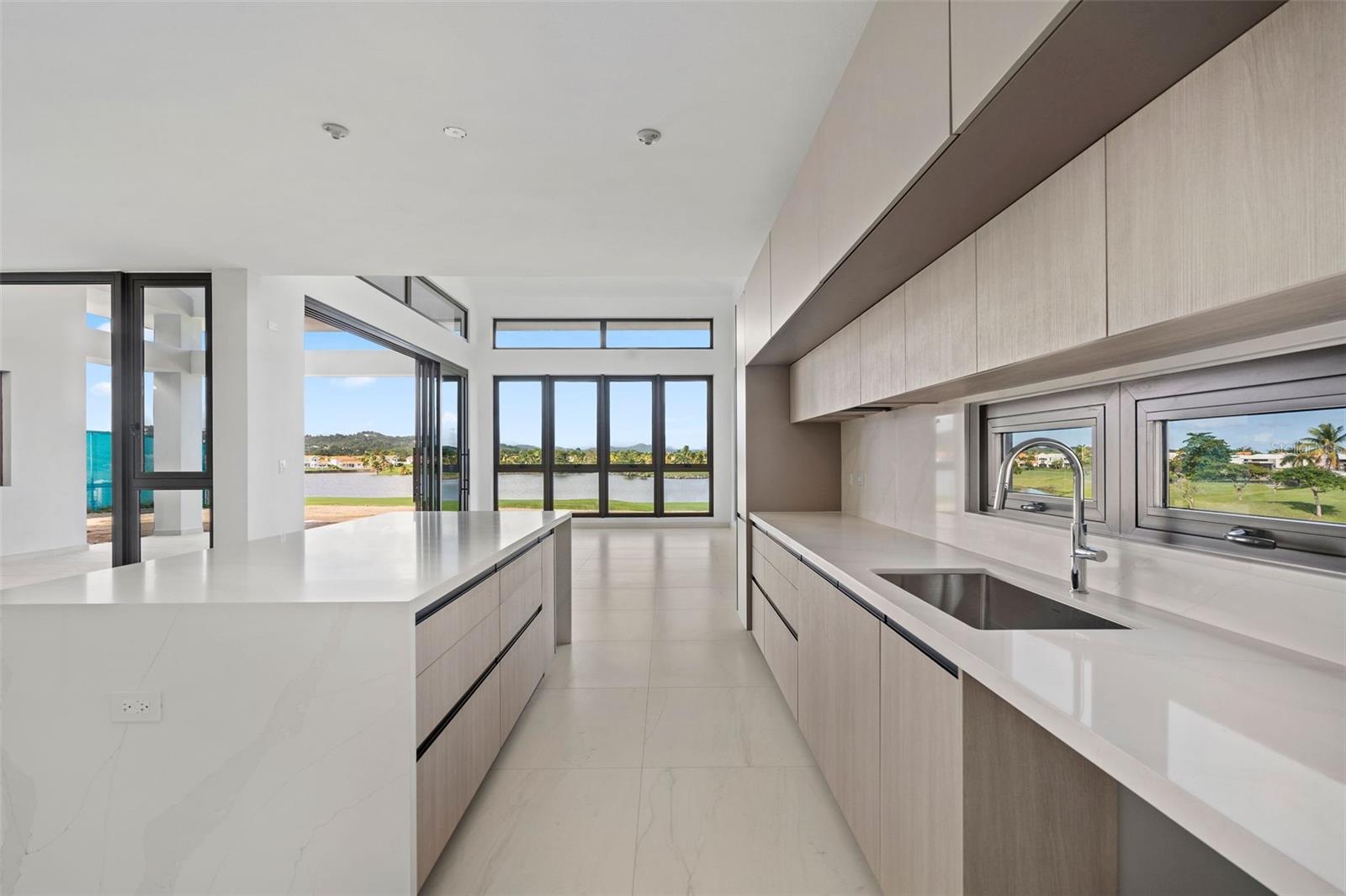 LOS LAGOS - Residential