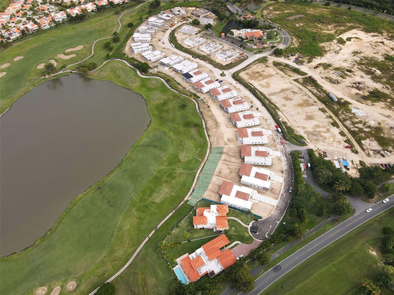 LOS LAGOS - Residential