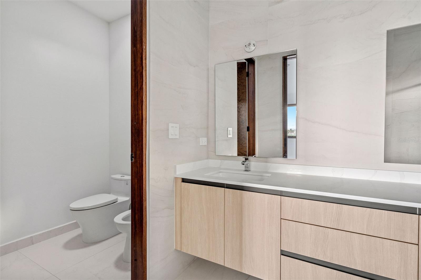 LOS LAGOS - Residential