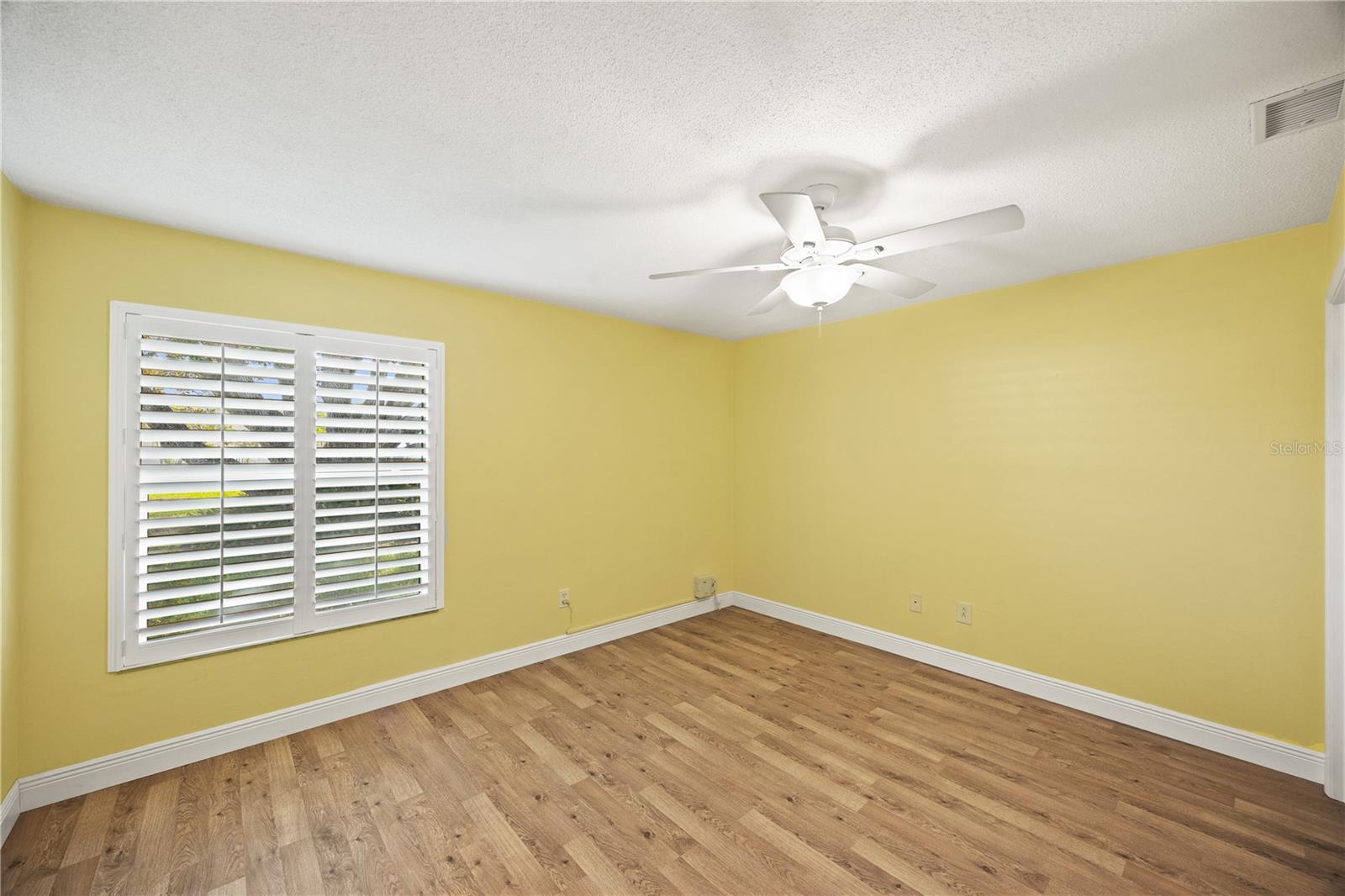 VILLAGE GREEN OF BRADENTON CONDO SEC 6 - Residential