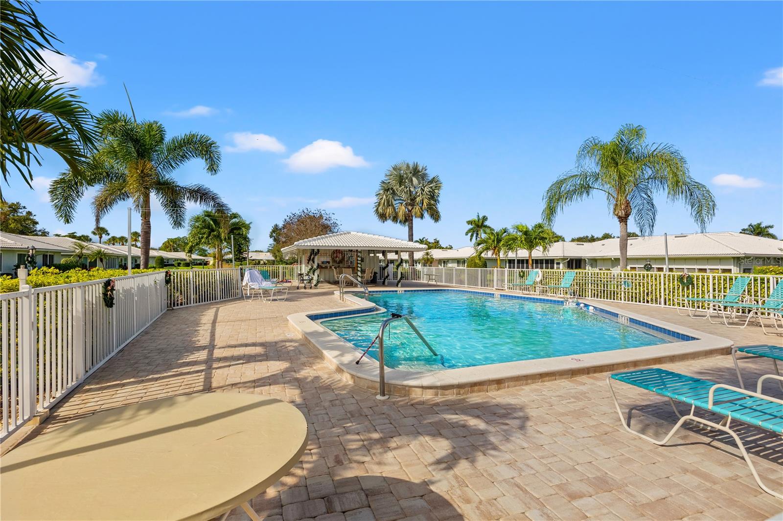 VILLAGE GREEN OF BRADENTON CONDO SEC 6 - Residential