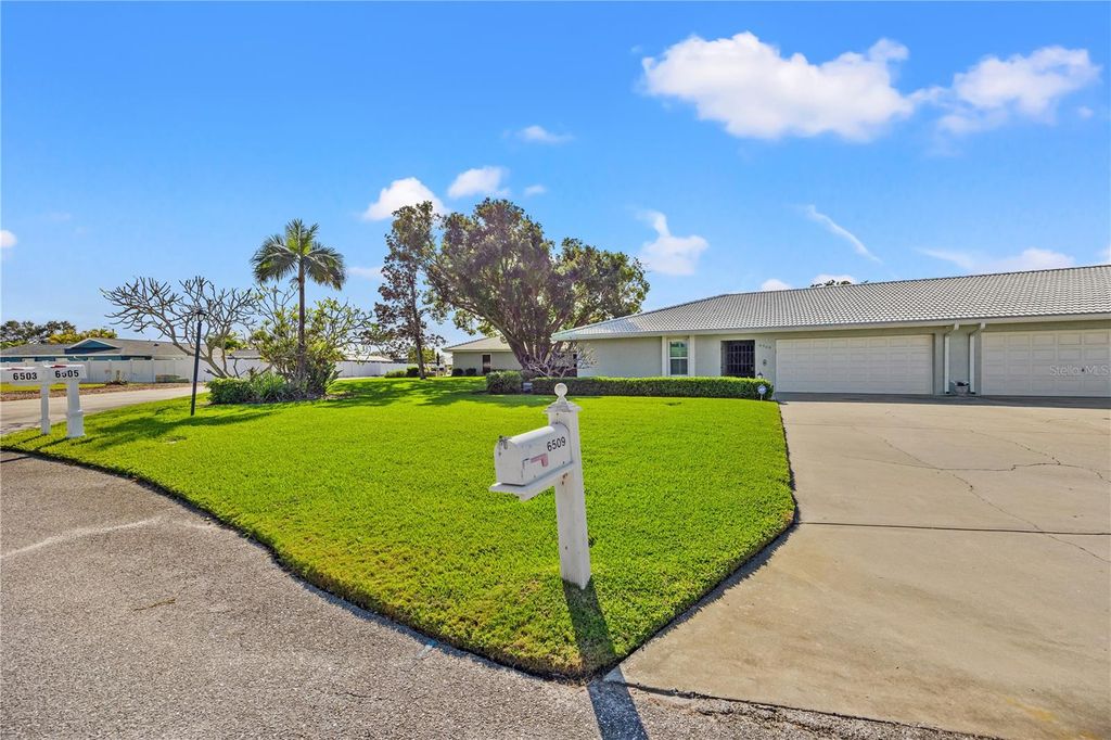 Photo of 6509 10th Avenue W, Bradenton, FL 34209 (MLS # A4675412)