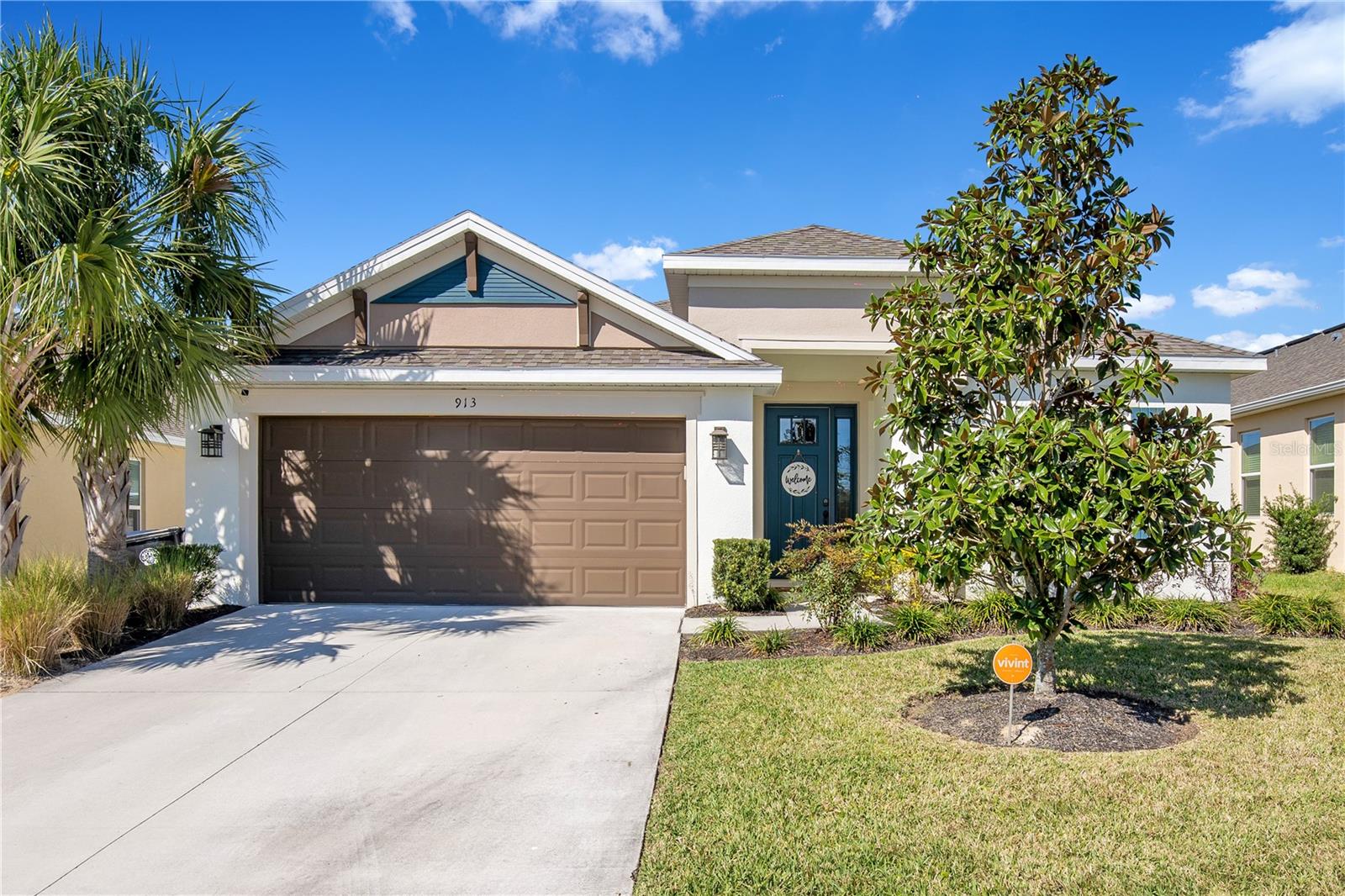 913 SABAL BREEZE LANE