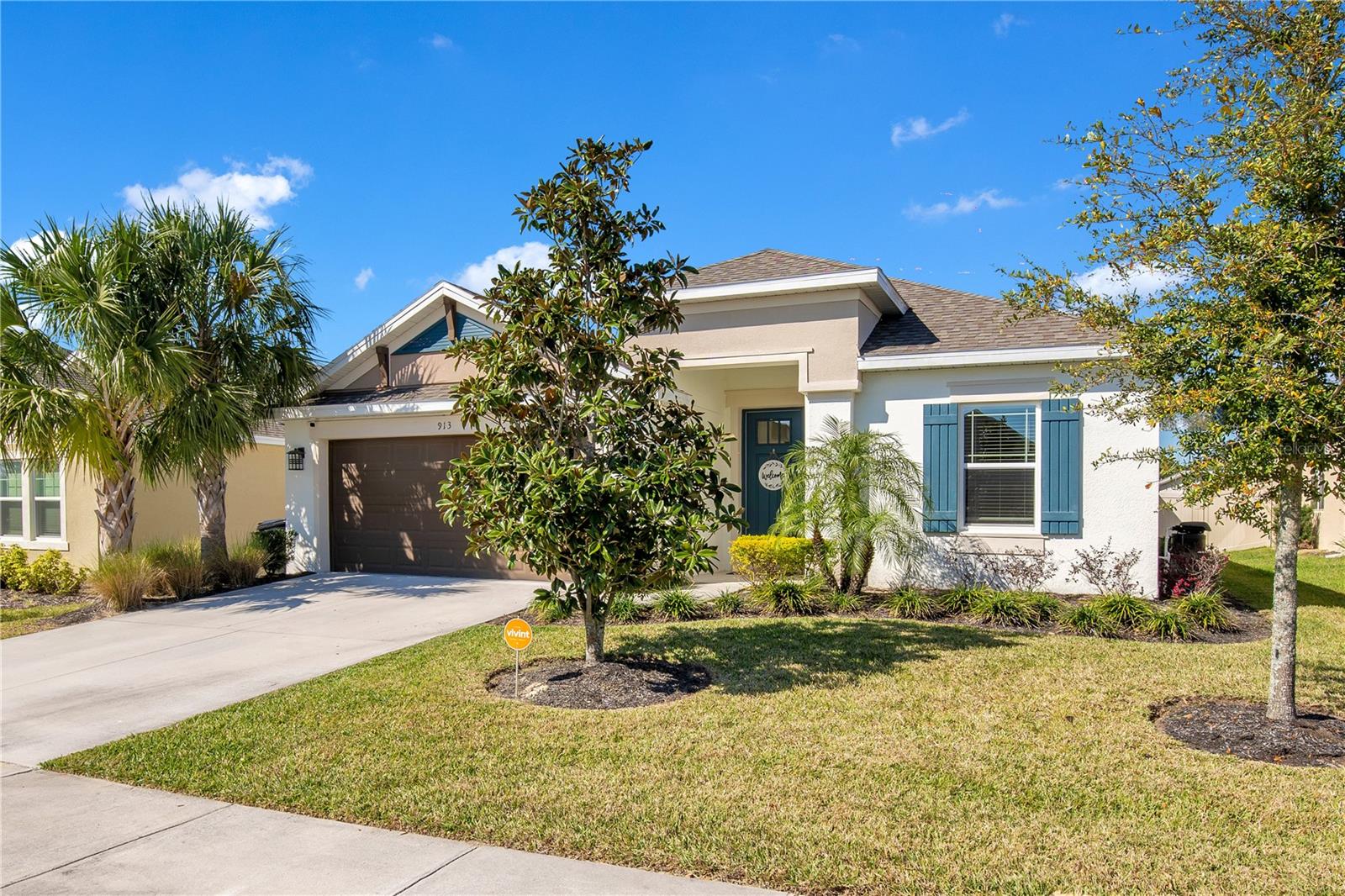 913 SABAL BREEZE LANE