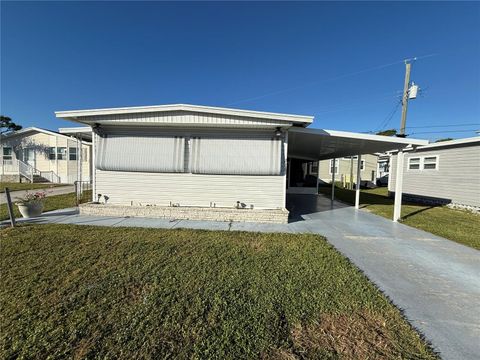 Photo of 216 Outer Drive E, Venice, FL 34285 (MLS # N6141009)