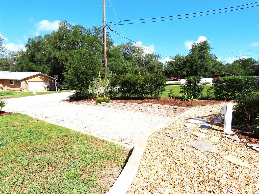 Photo of 787 N Waterview Drive, Clermont, FL 34711 (MLS # G5113945)