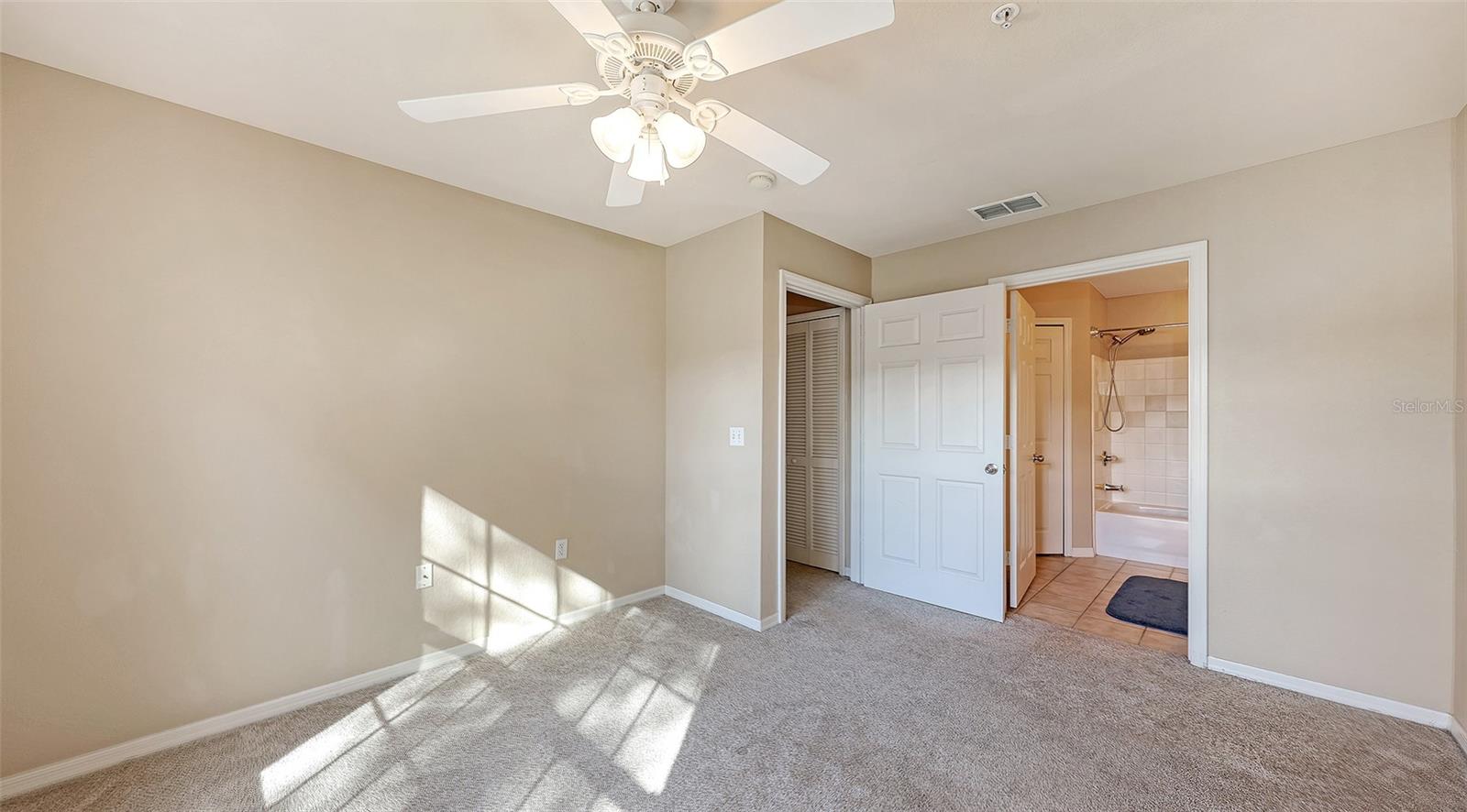 ADMIRALS WALK - Residential