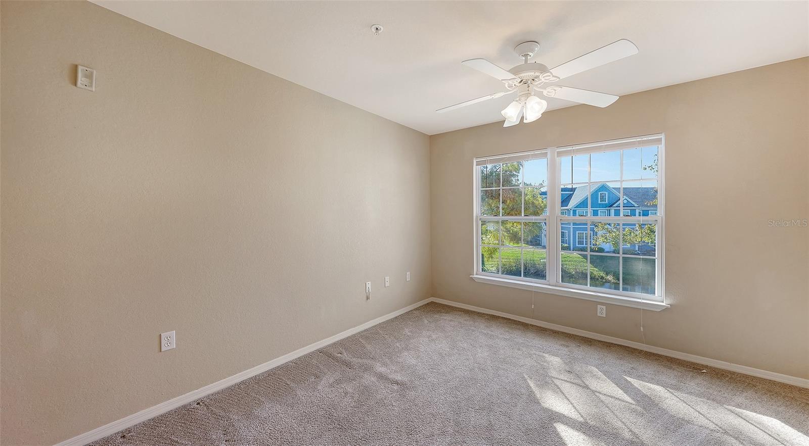 ADMIRALS WALK - Residential