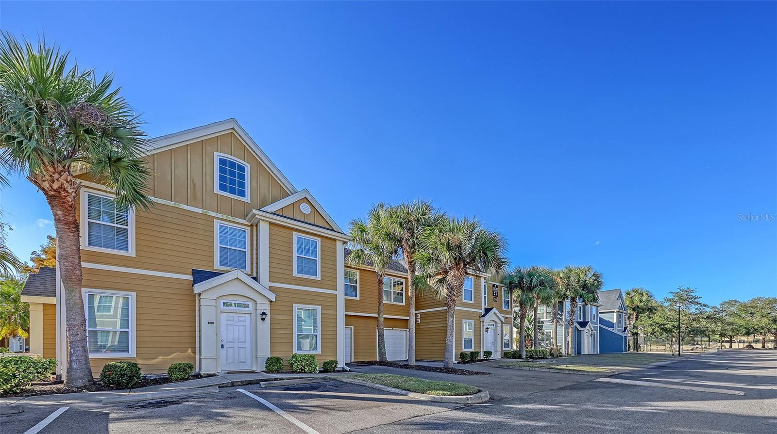 ADMIRALS WALK - Residential