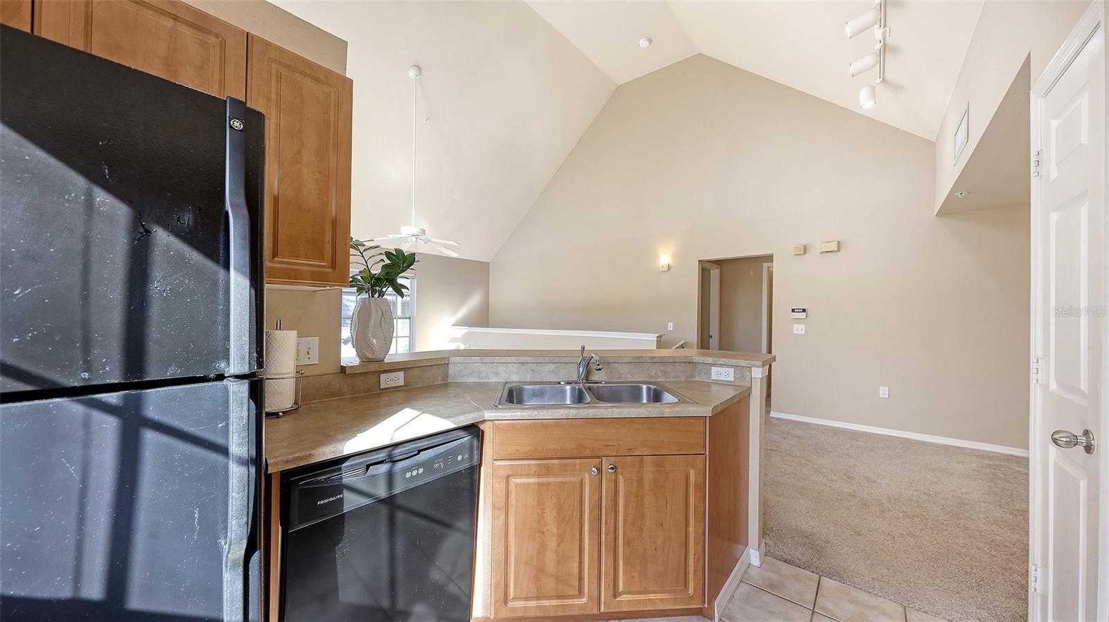 ADMIRALS WALK - Residential