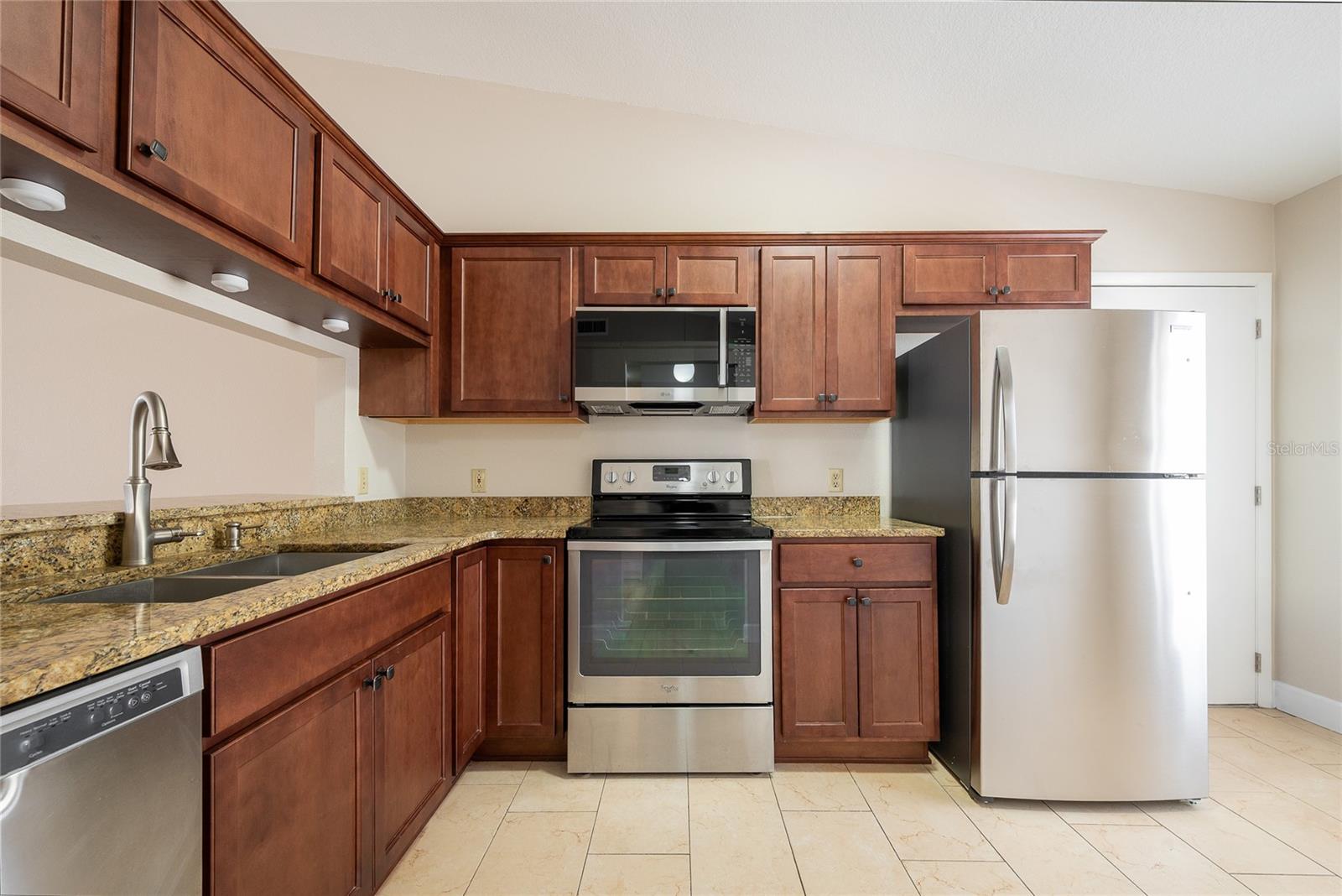 HIDDEN LAKE VILLAS PH 3 - Residential