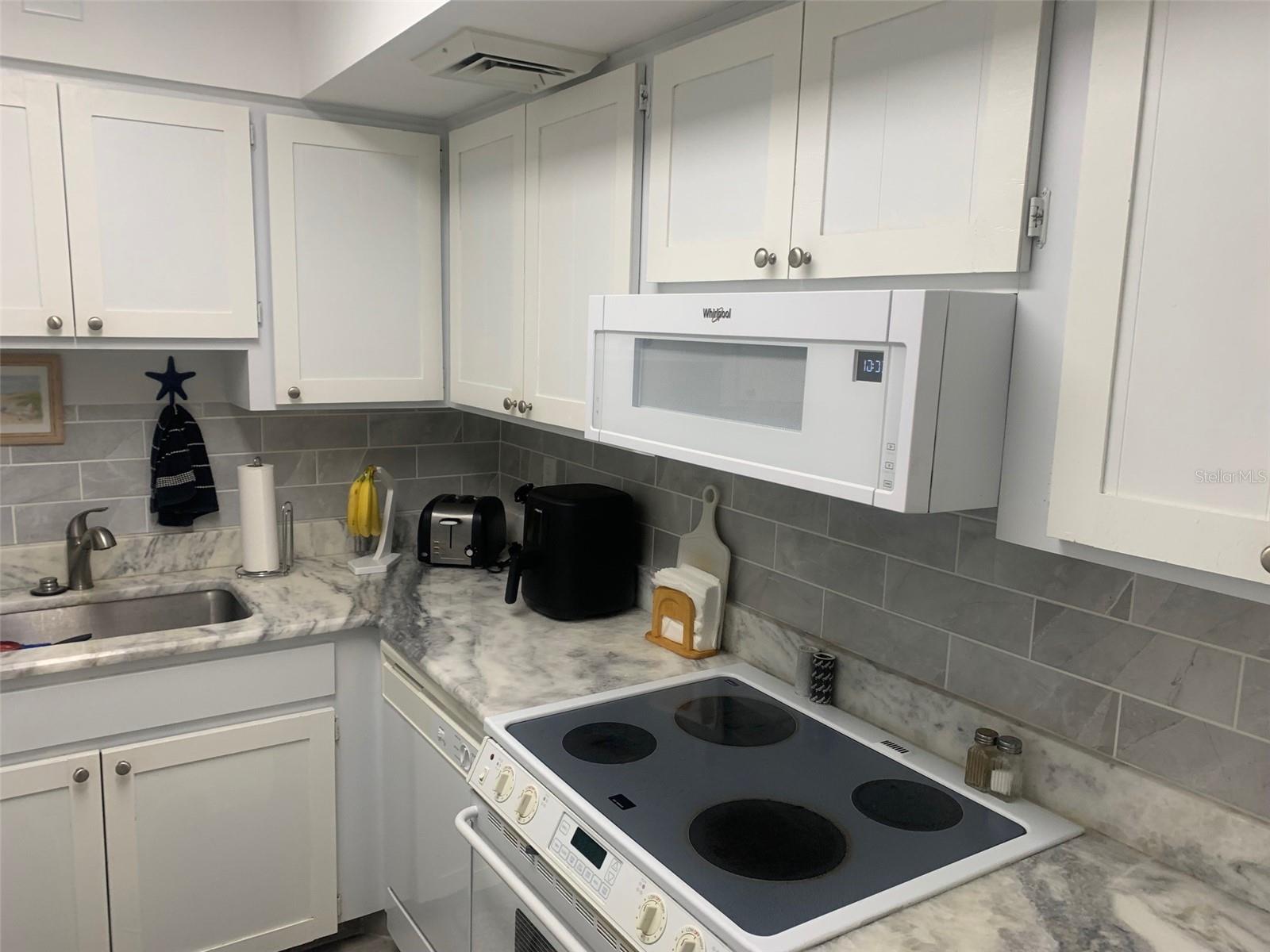 ESSEX HOUSE - Residential