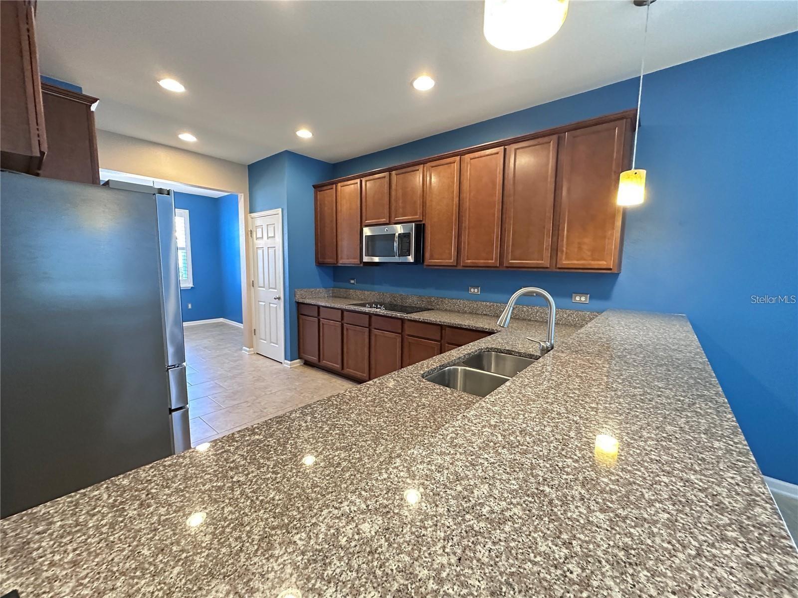 DRAYTON-PRESTON WOODS AT PROVIDENCE - Residential Lease