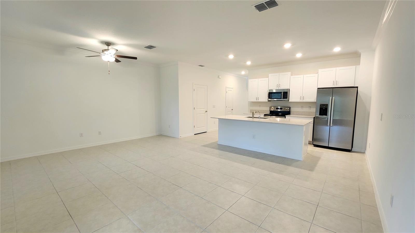 D06 HAWK TOWNHOMES - Residential Lease