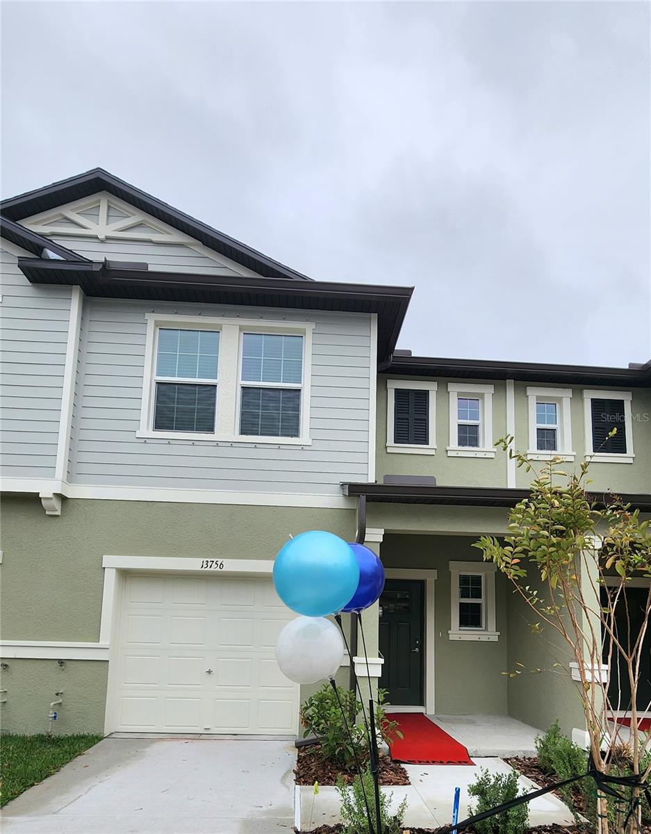 D06 HAWK TOWNHOMES - Residential Lease