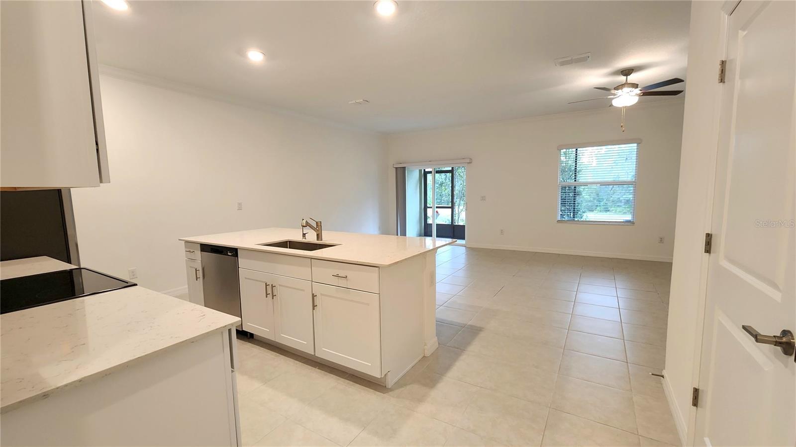 D06 HAWK TOWNHOMES - Residential Lease