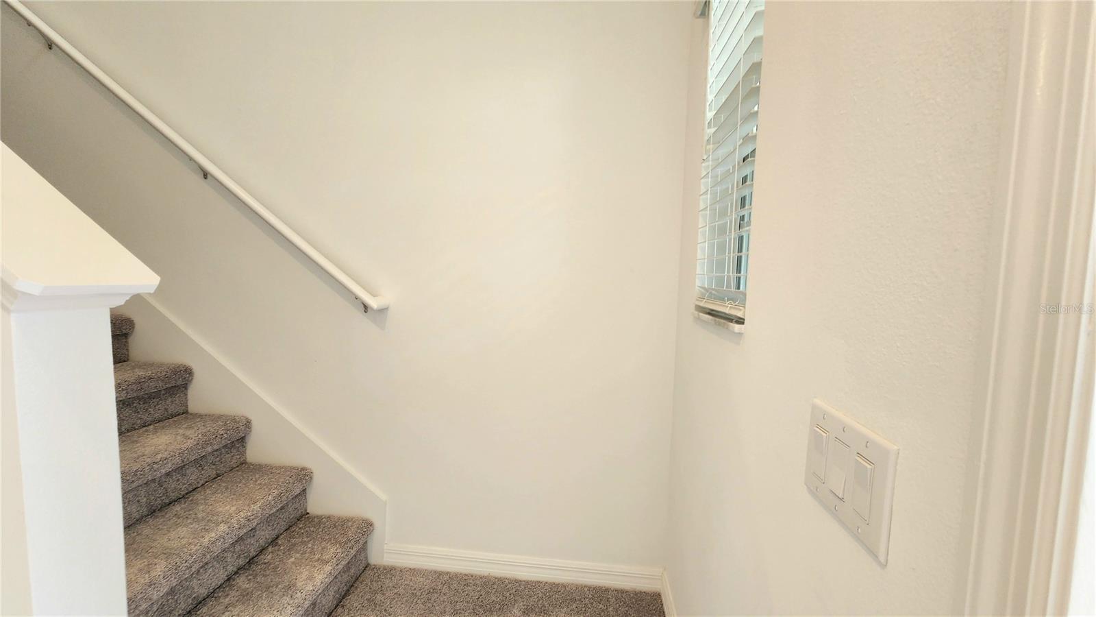 D06 HAWK TOWNHOMES - Residential Lease