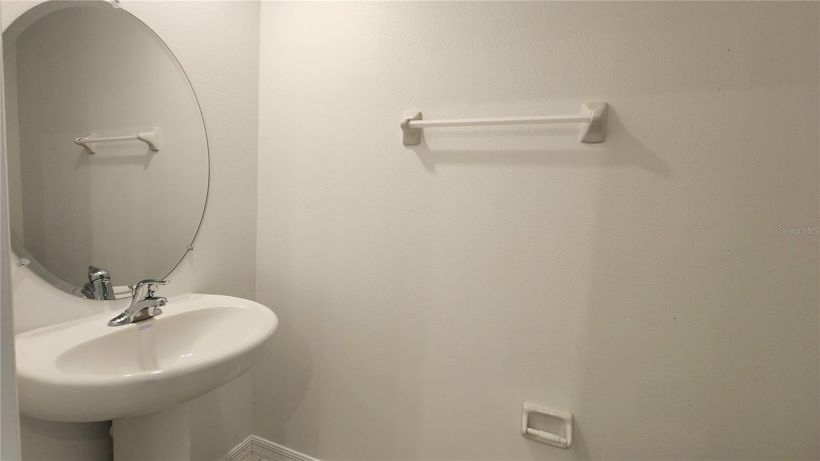 D06 HAWK TOWNHOMES - Residential Lease