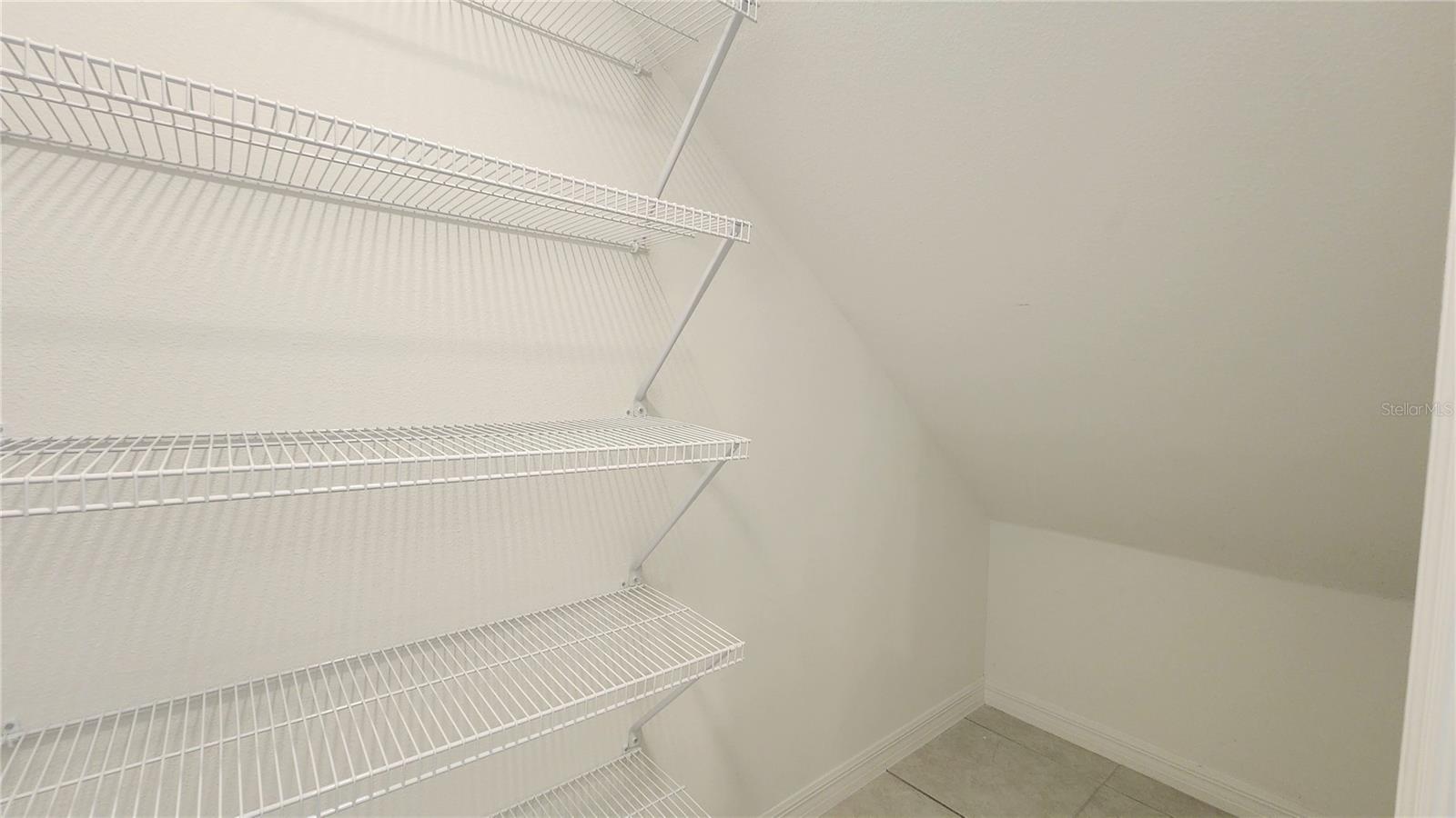 D06 HAWK TOWNHOMES - Residential Lease