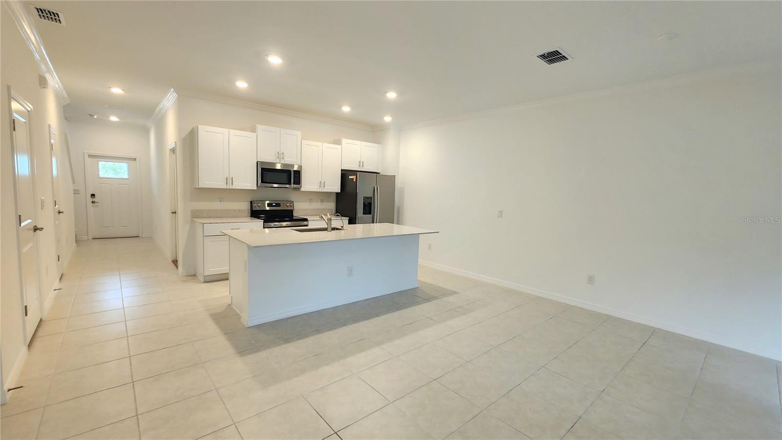 D06 HAWK TOWNHOMES - Residential Lease