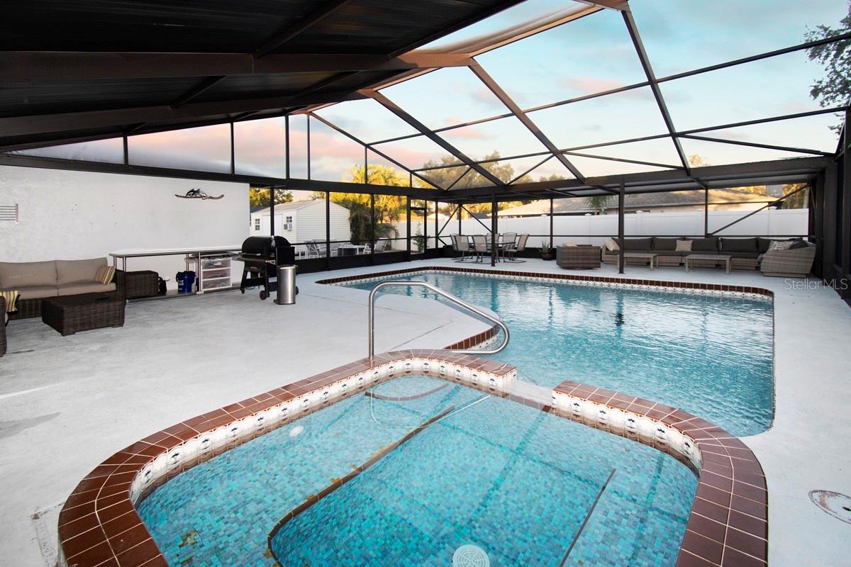 KENSINGTON WOODS - Residential