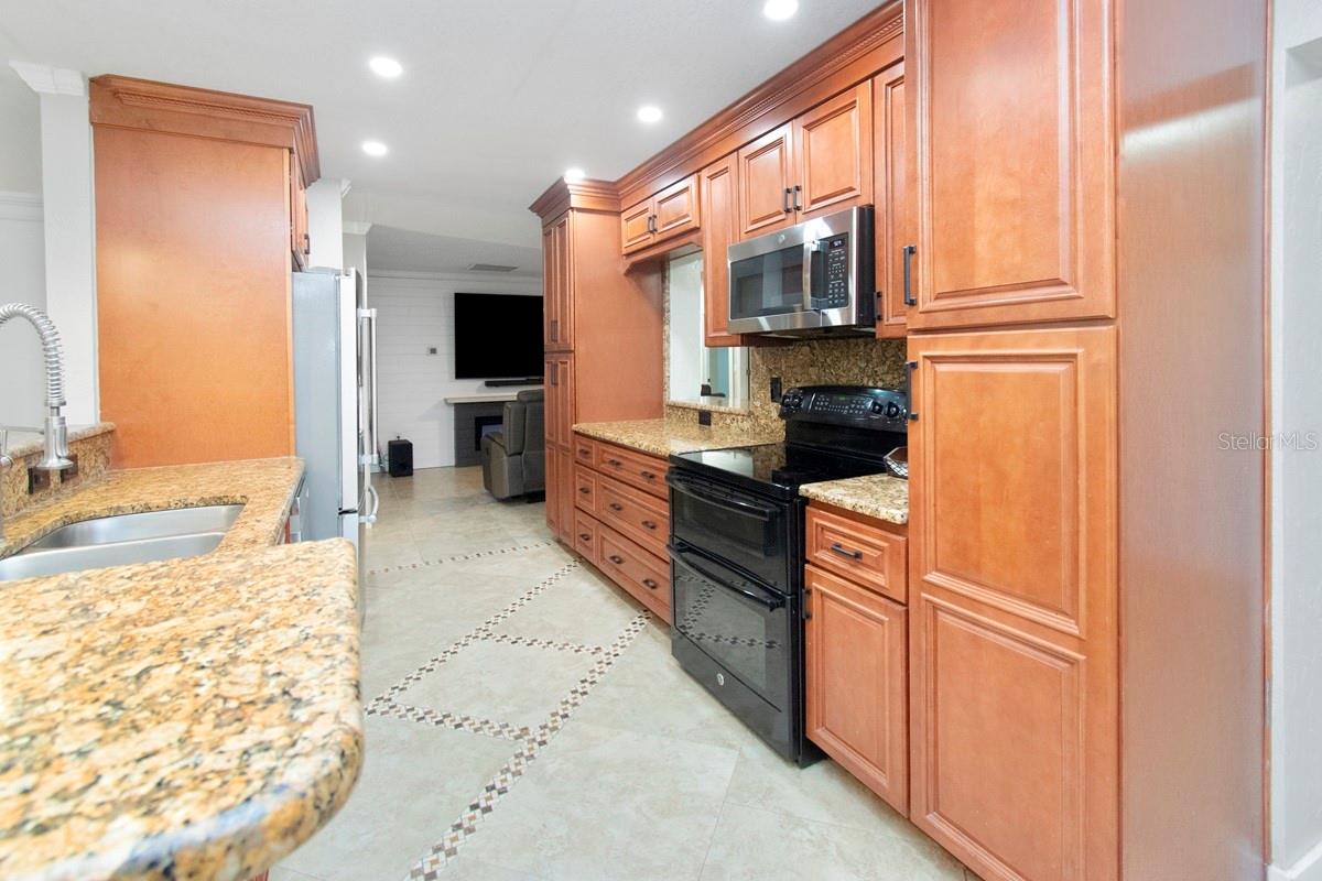 KENSINGTON WOODS - Residential