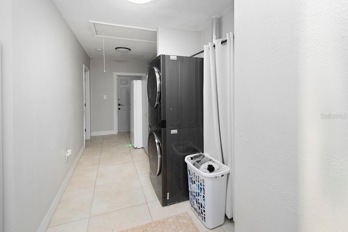 KENSINGTON WOODS - Residential