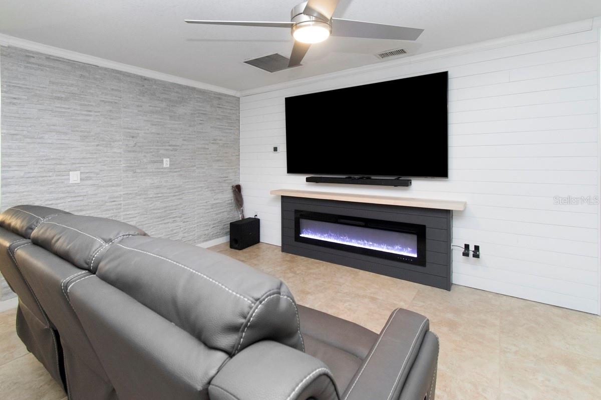 KENSINGTON WOODS - Residential