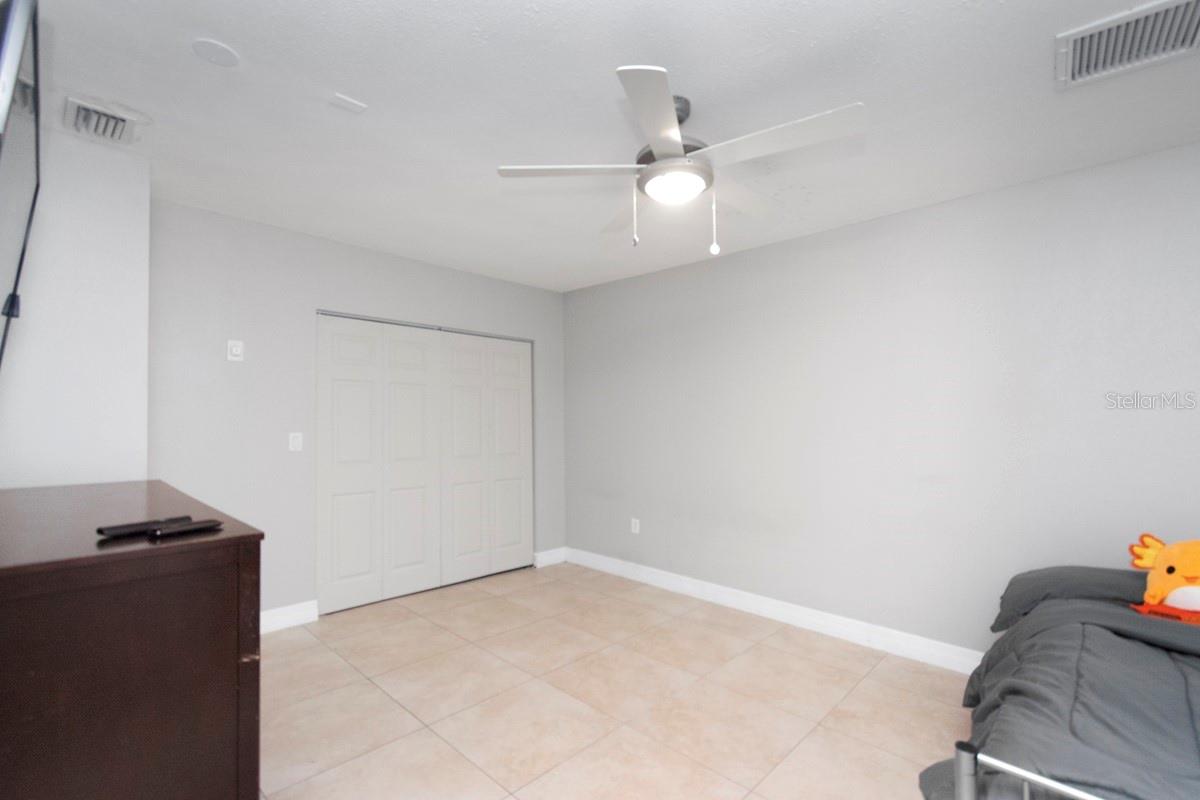 KENSINGTON WOODS - Residential