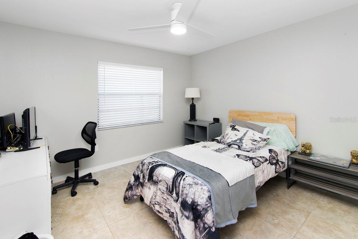 KENSINGTON WOODS - Residential