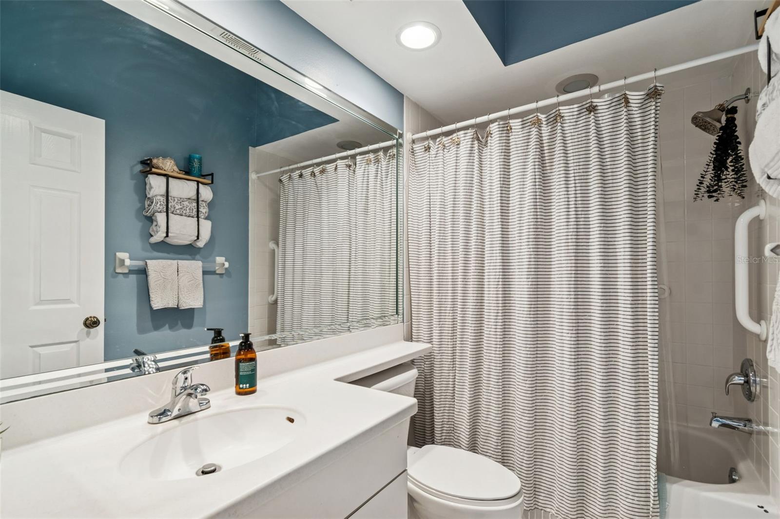 SHORES OF LONG BAYOU CONDO - Residential