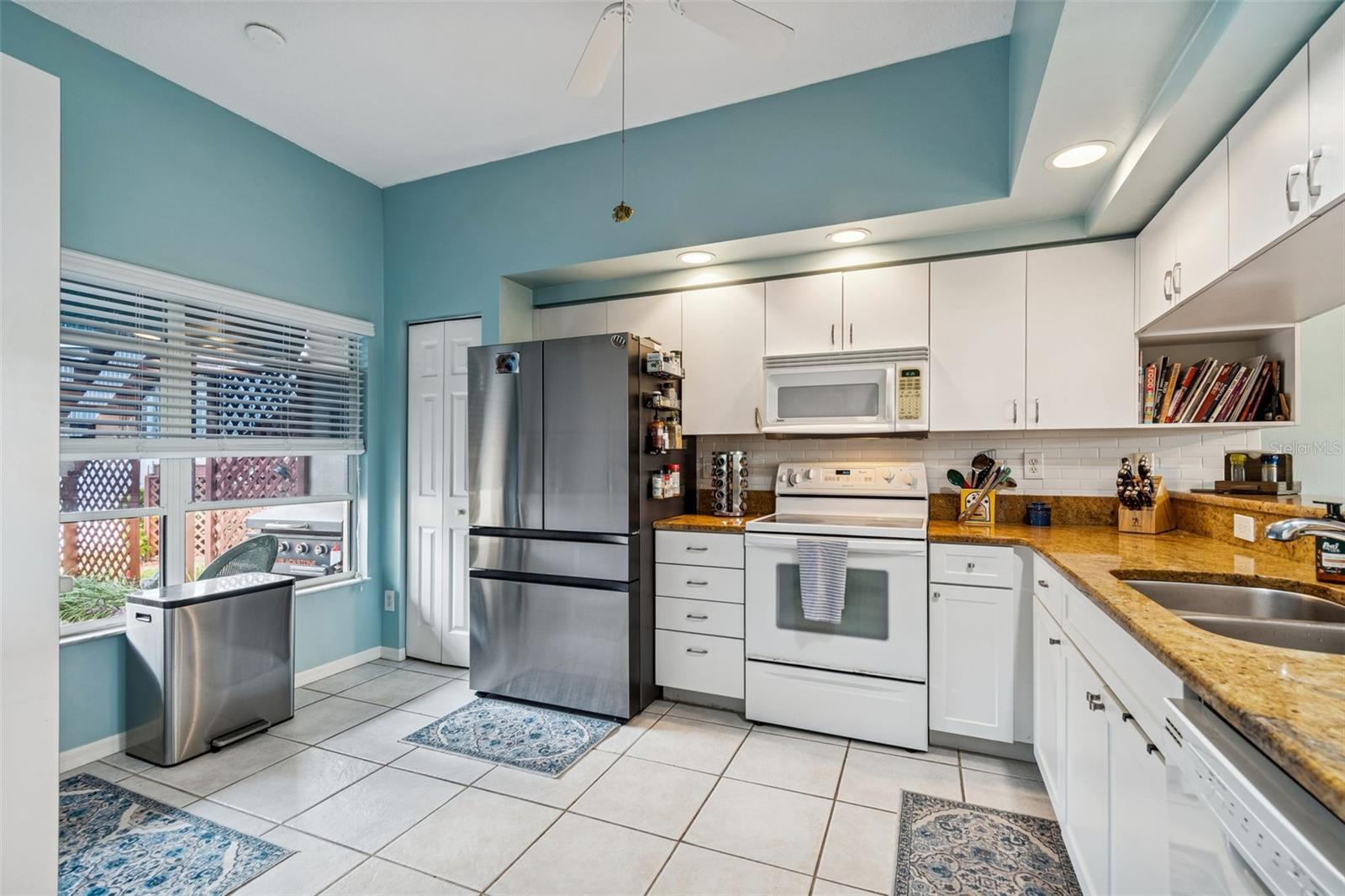 SHORES OF LONG BAYOU CONDO - Residential