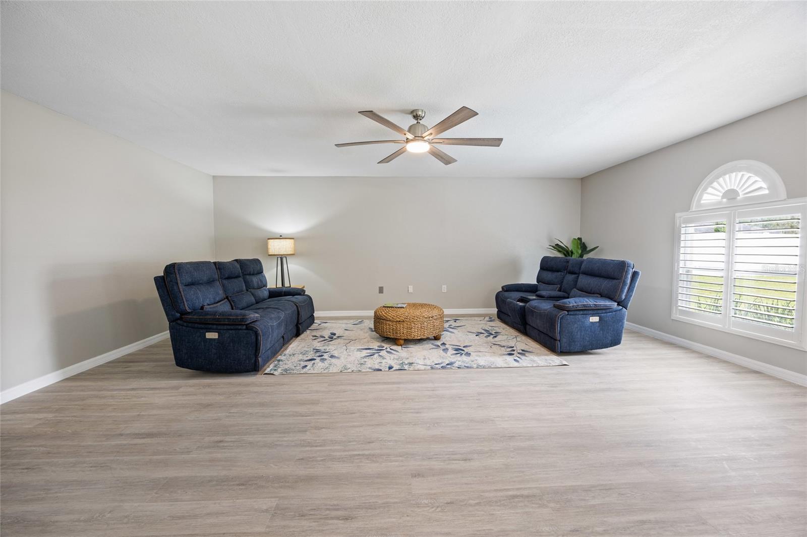 MAGNOLIA POINTE - Residential