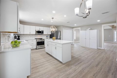 Tiny photo for 4510 SE 32nd Place, Ocala, FL 34480 (MLS # OM711708)