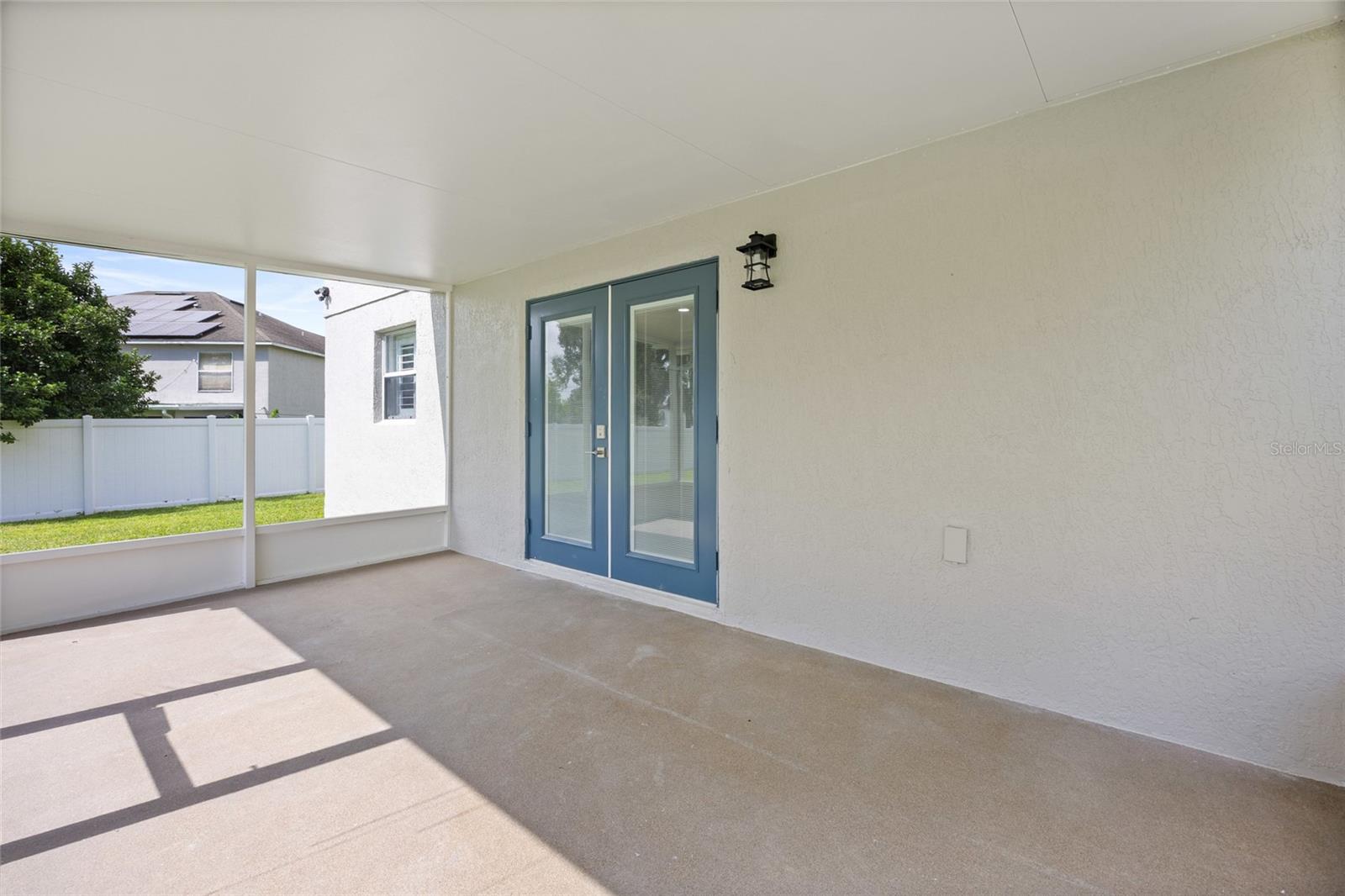MAGNOLIA POINTE - Residential