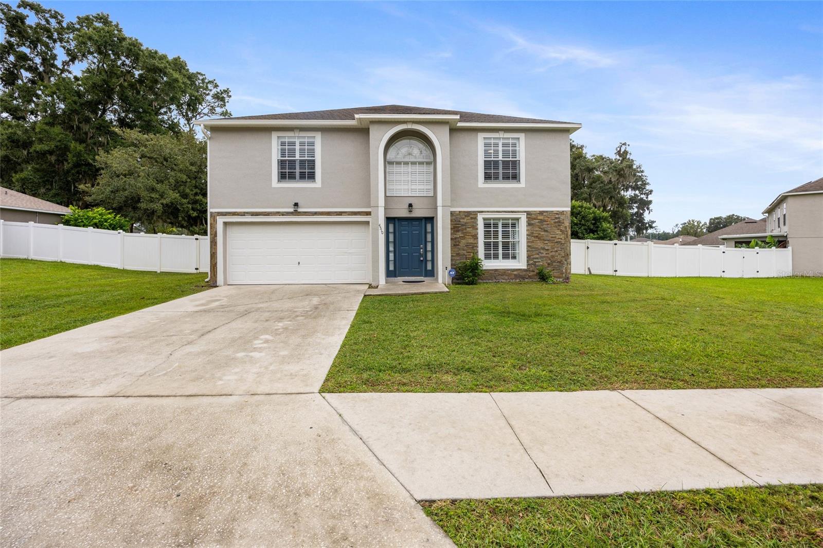 MAGNOLIA POINTE - Residential
