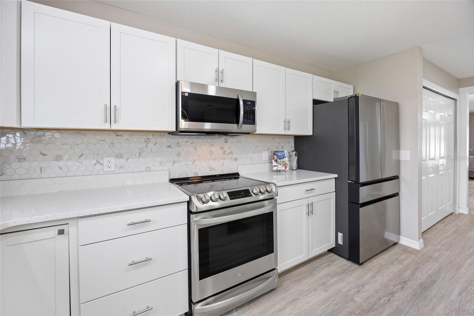 MAGNOLIA POINTE - Residential