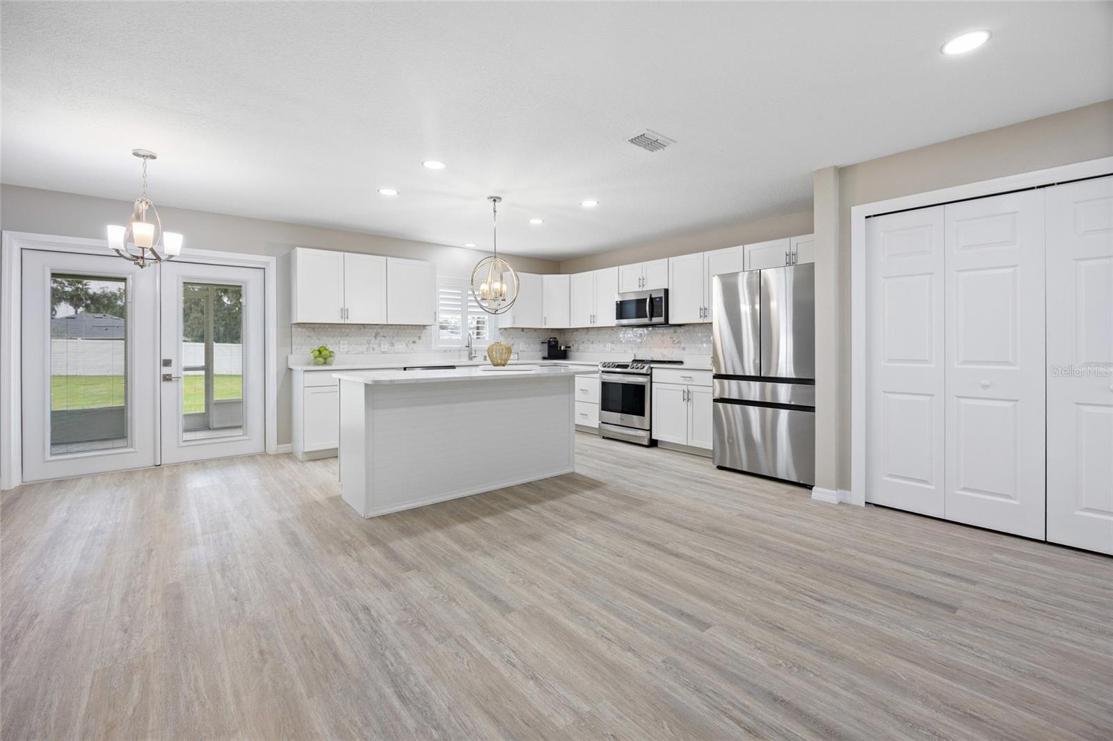 MAGNOLIA POINTE - Residential