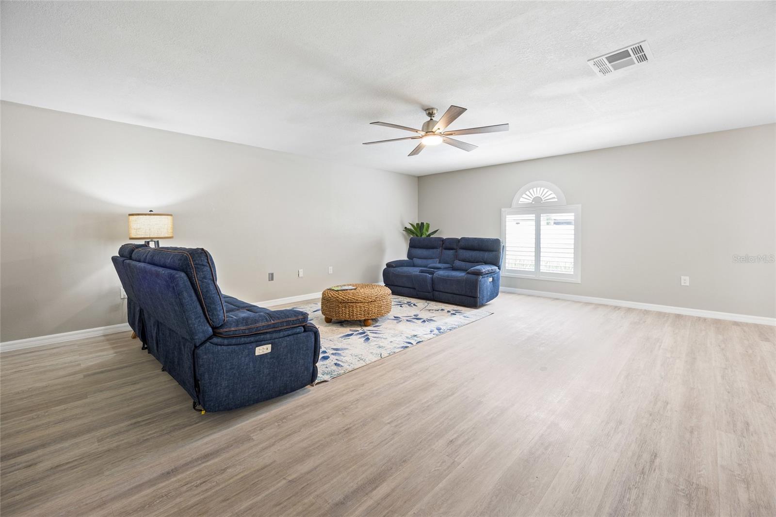 MAGNOLIA POINTE - Residential
