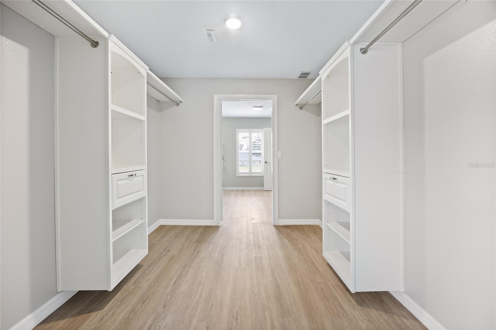 MAGNOLIA POINTE - Residential